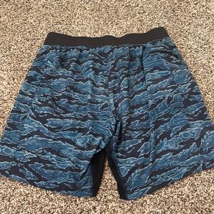 Lululemon Men’s Blue Linerless Shorts Size XL